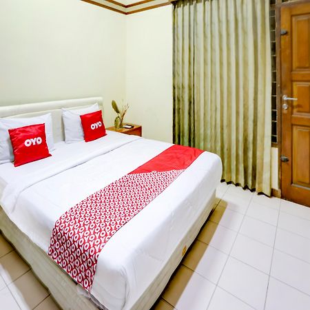 Oyo 90066 Tobana Pejaten House Jakarta Exterior foto