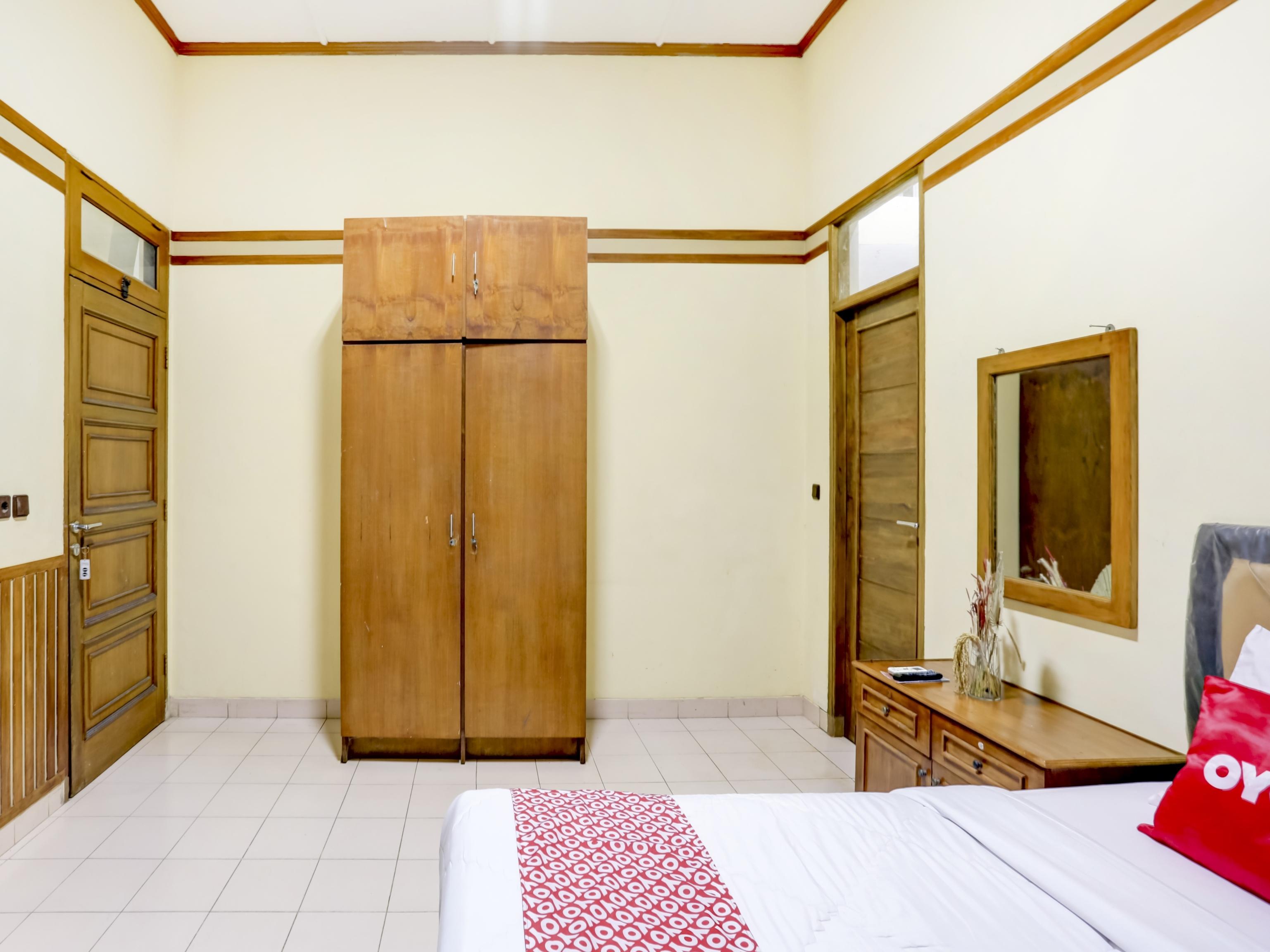 Oyo 90066 Tobana Pejaten House Jakarta Exterior foto