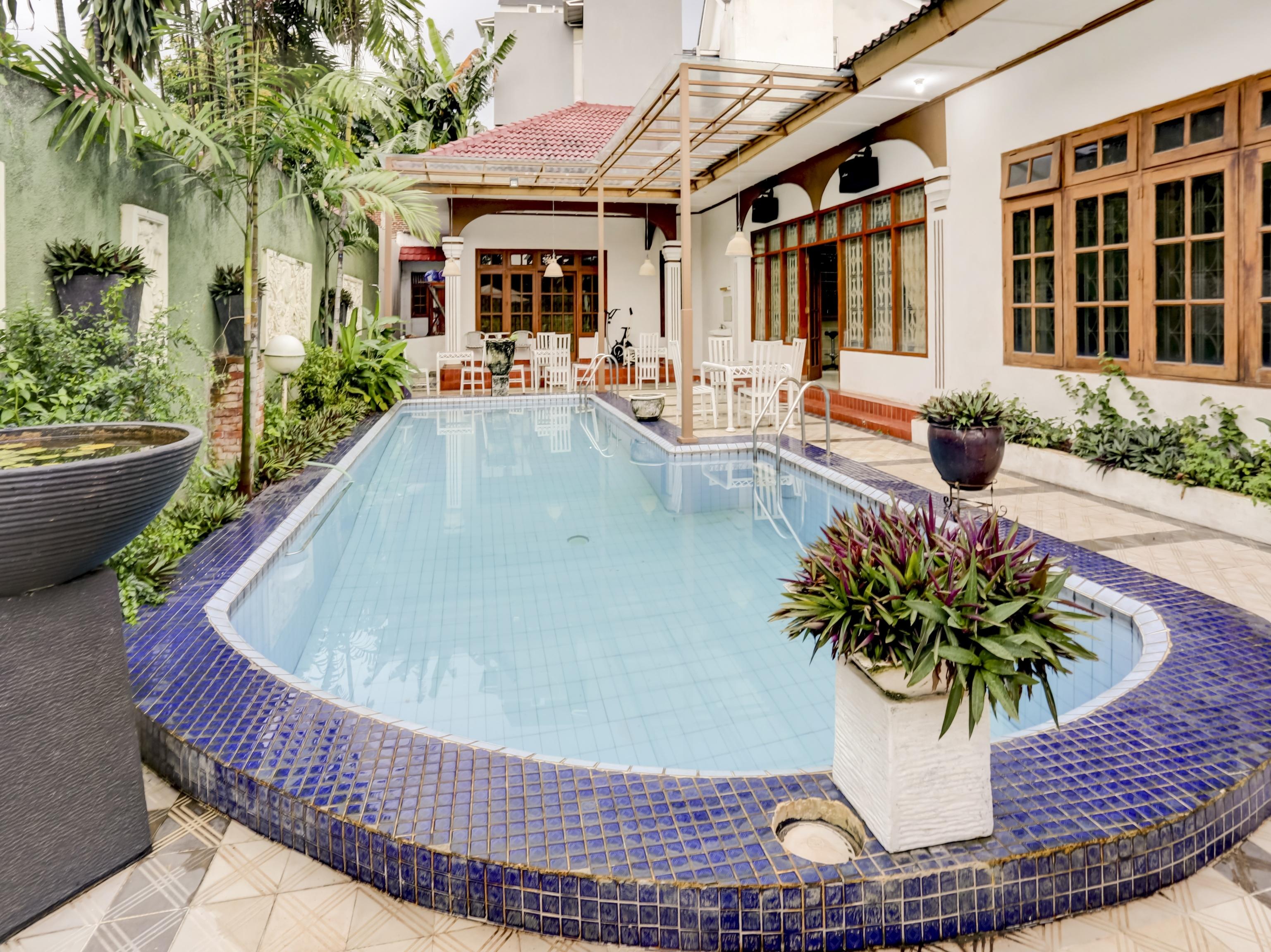 Oyo 90066 Tobana Pejaten House Jakarta Exterior foto